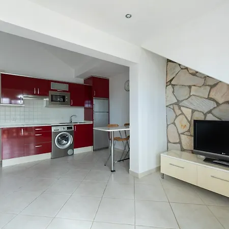 Spacious 2br Bungalow Private Solarium & Pool 펜션 마스팔로마스