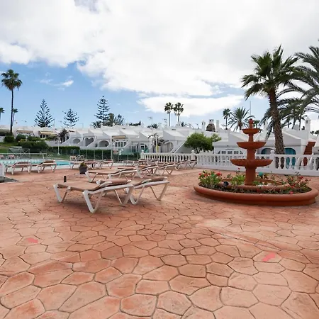 Spacious 2br Bungalow Private Solarium & Pool بيت للعطل